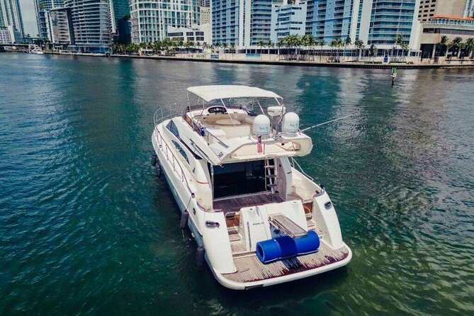 62ft + FREE HOUR Miami Yacht Rental 3-6 Hours up to 13 People - Key Points