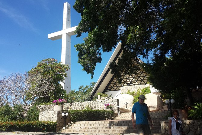 6Hr Cruise or Hotels City Tour, Divers, Baby Turtles Peace Chapel - The Cliff Divers Show with Optional Shaded Seating