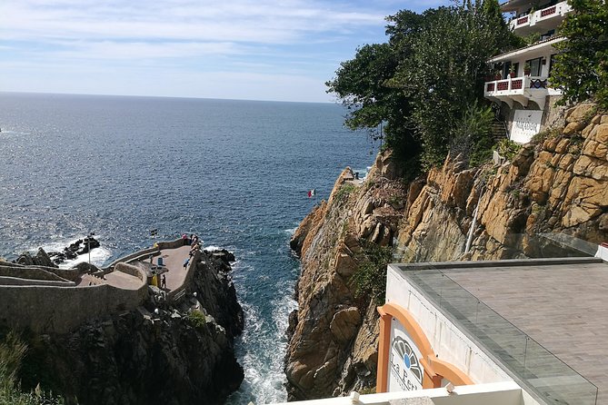 6Hr Cruise or Hotels City Tour, Divers, Baby Turtles Peace Chapel - Lunch at La Cabaña and Other Dining Options