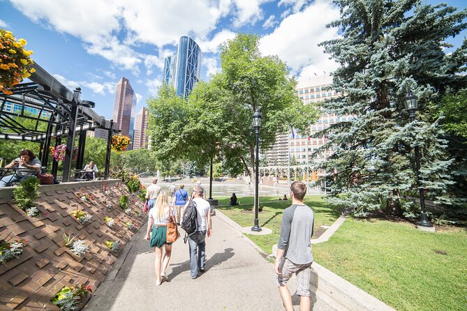 7 Day Alberta and Rockies Tour from Calgary - The Icefields Parkway and Athabasca Glacier Adventure