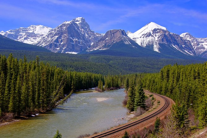 7-Day Small Group Tour: Canadian Rockies and National Parks - Accommodation Options and Practicalities