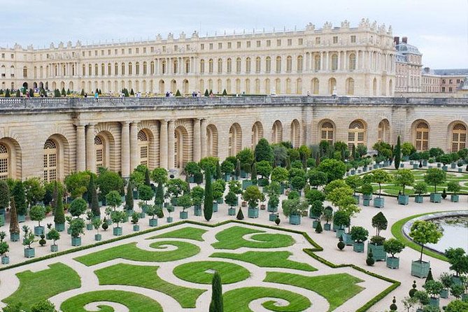 7-Day Taste of Central Europe from Paris: Germany, Netherlands, Belgium, Luxembourg and France - Starting the Tour at Place d’Italie in Paris