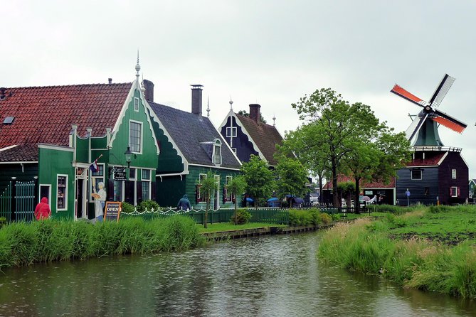 7-Day Taste of Central Europe Tour to Paris, Amsterdam, Brussels and more! - Discovering Parisian Icons Over Two Days