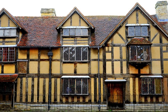 7 Day Winter Tour of England and Scotland starting from London - Day 7: Visiting Stonehenge and Windsor Castle