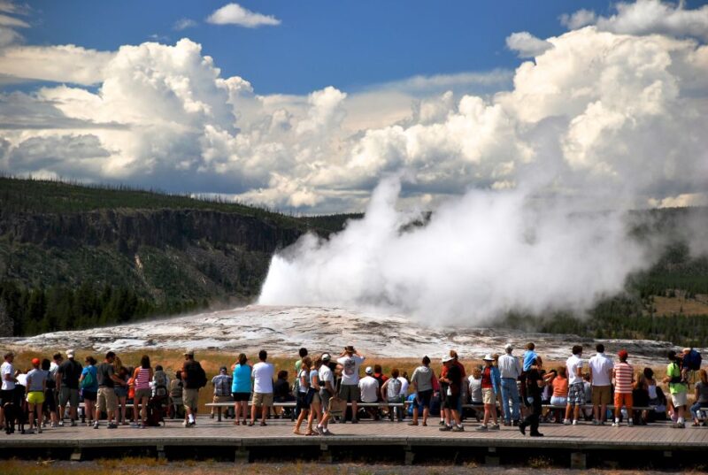 7-Day Yellowstone National Park Rocky Mountain Explorer - Scenic Return via Valley of Fire State Park