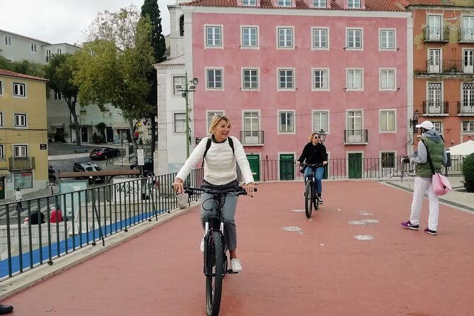 7 Hills and 14 Viewpoints - Lisbon E-Bike Tour - Market Visit and the Flea Market Experience