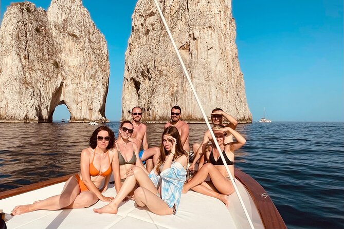 7 Hours Private Boat Experience on Capri from Positano - Visiting the Iconic Faraglioni and the Green Grotto