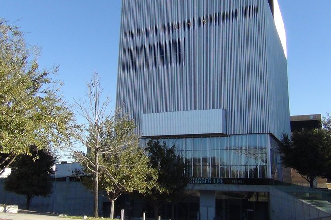 75 Min Dallas City Highlights Tour - The Guide’s Role in Elevating the Experience