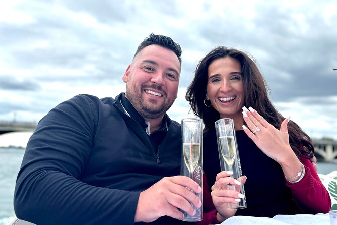 75 Minutes Detroit River, Belle Isle Breeze Electric Cruise - The Experience’s Suitability for Celebrations and Relaxation