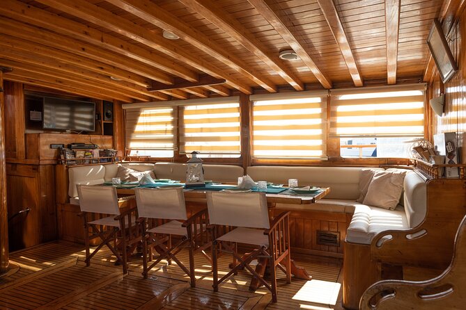 8-day/7-night Zante Cruise - Docking in Zakynthos and First Night Onboard