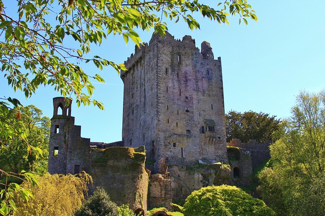 8 Day Emerald Explorer Small Group of tour of Ireland - Discovering Cahir Castle and Blarney Castle’s Legendary Stone