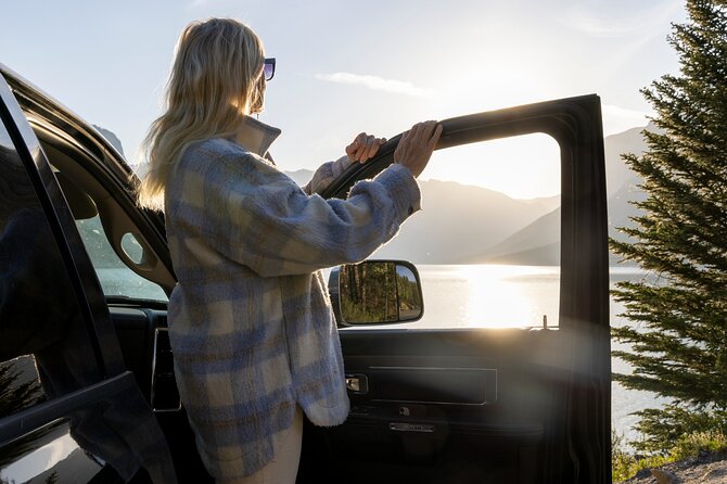 8 Hour Private Tour in Lake Louise, Banff and Moraine Lake - An Afternoon at Lake Minnewanka