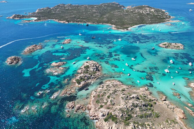 8-hour tour of the La Maddalena Archipelago Ponte VIP - Pink Beach and the Protected Zone on Budelli