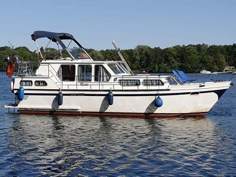 8h Private Wannsee Lake and Werder Yacht Cruise - Discover the Charm of Potsdam from the Water on a Private Yacht Tour