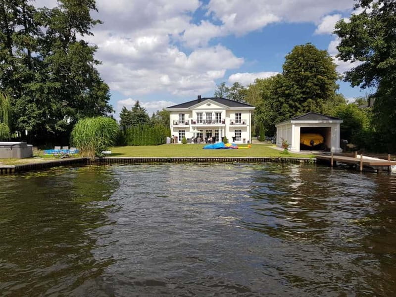 8h Private Wannsee Lake and Werder Yacht Cruise - Weather Considerations and Booking Policies