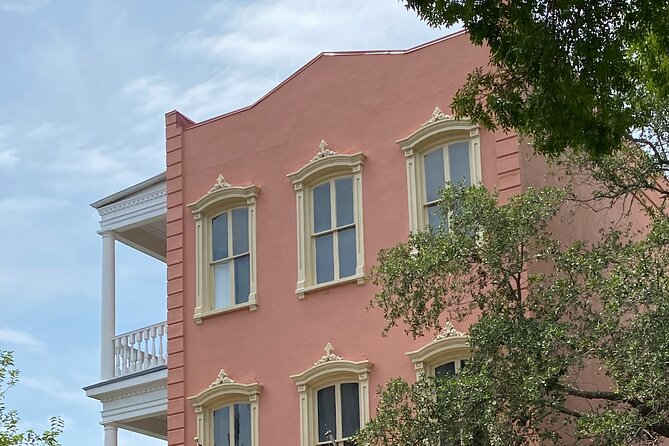 8pm Holy City Hauntings Tour - Rainbow Row’s Haunted Reputation and Evidence