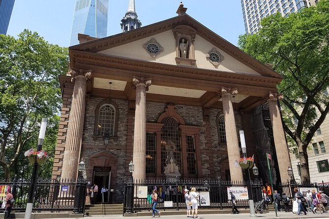 9/11 Memorial and Ground Zero Tour with Museum Tickets - The Experience of the Guide and Stories