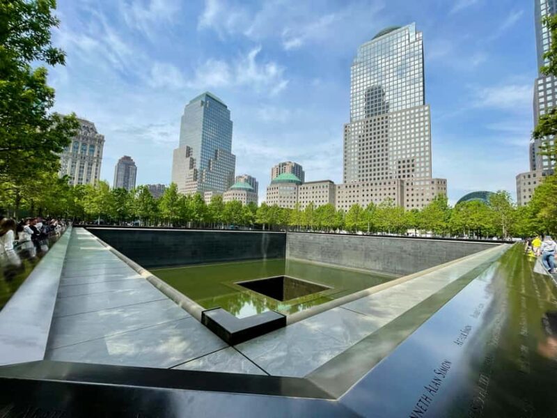 9/11 Memorial & Ground Zero Tour with Optional Museum Entry - Starting Point at St. Paul’s Chapel and the Oculus