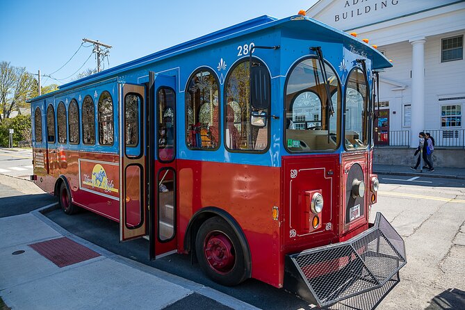 90-Min Narrated Trolley Tour of Lexington and Concord - Key Points
