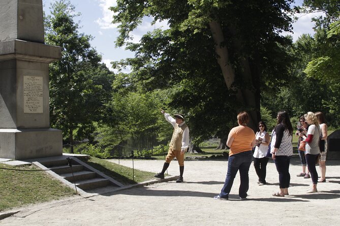 90-Min Narrated Trolley Tour of Lexington and Concord - Highlights of the Revolutionary War at Lexington Green