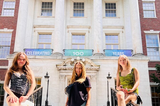 90 min NYC Private Gossip Girl Pedicab Tour - The Charm of the Pedicab: More Than Just Transportation