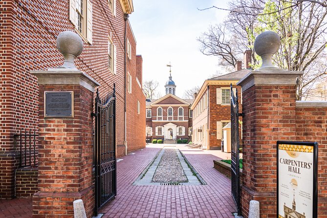 90 Minute History Walking Tour of Old City Philadelphia - Visiting Benjamin Franklin’s Resting Place