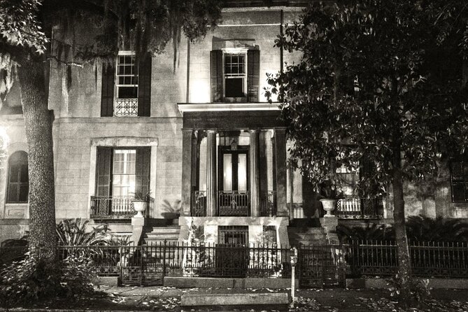 90 minute Original Haunted Savannah Tour | 8pm - Practical Aspects: Meeting, Duration, and Accessibility
