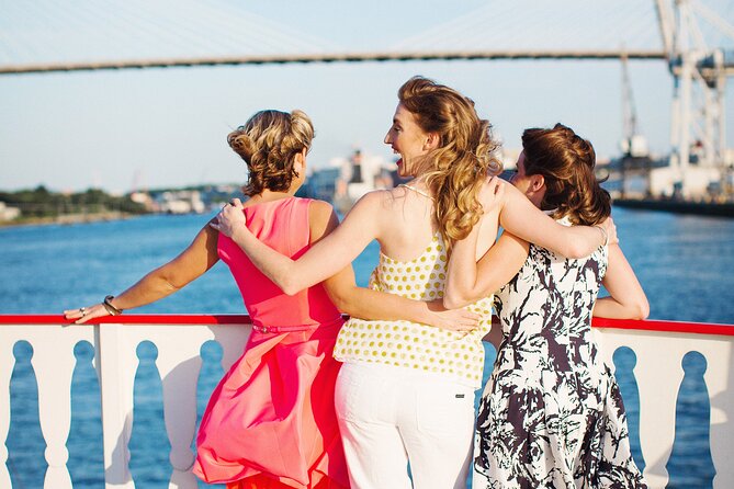 90-Minute Savannah Riverboat Sightseeing Cruise - The Guides and Overall Atmosphere