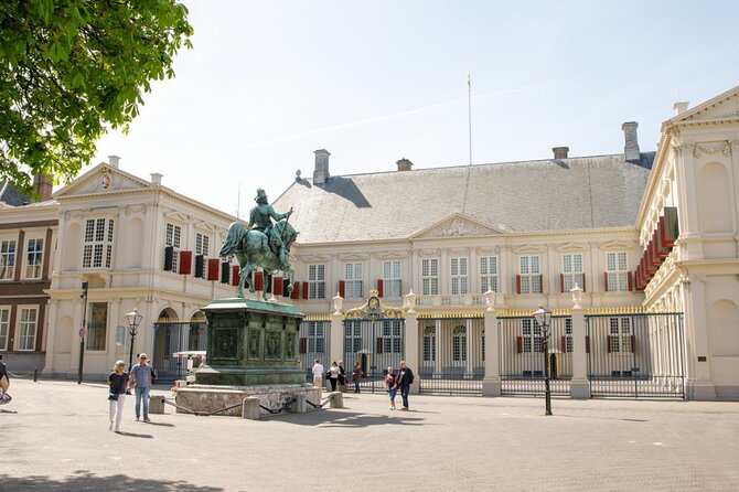 90 minutes Self Guided Walking Tour with puzzles in Den Haag - Escher in Het Paleis: Art and Illusions