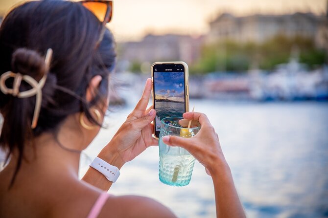 A 2 hours Local Tapas and sailing adventure in Barcelona - Scenic Sightings of Montjuic Mountain