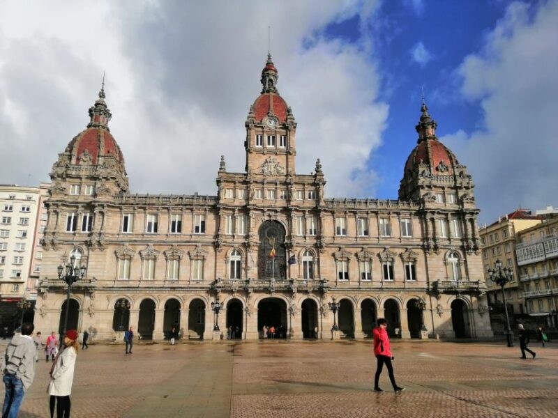 A Coruña: Private Walking Tour with Local Guide - Discovering Real Street and Downtown Highlights