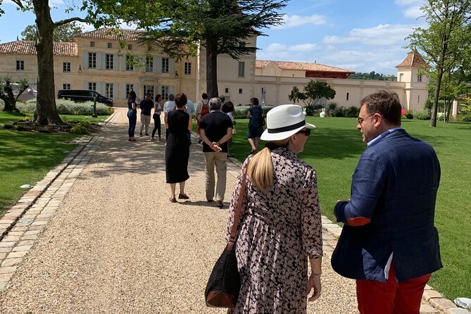 A day in Saint-Emilion in a small group (Electric Luxury Van) - Visiting Château La Croizille: Two Castles, Two Atmospheres
