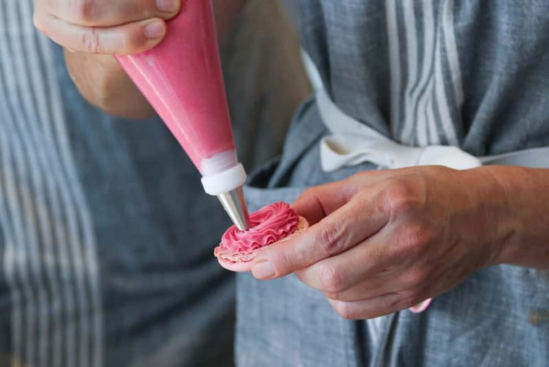 A gourmet immersion activity in Geneva! - Discover the Art of Macaroon Making in Geneva with C si simple