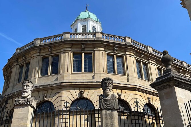 A Guide to the City of Dreaming Spires: A Self-Guided Audio Tour of Oxford - The Iconic Bridge of Sighs and Radcliffe Square
