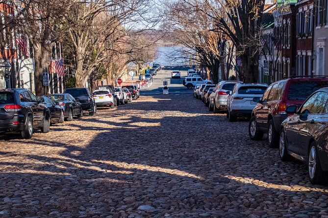 A Guided Walking Tour through Historic Old Town Alexandria - Key Points