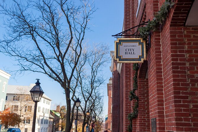 A Guided Walking Tour through Historic Old Town Alexandria - The Guides and Their Expertise