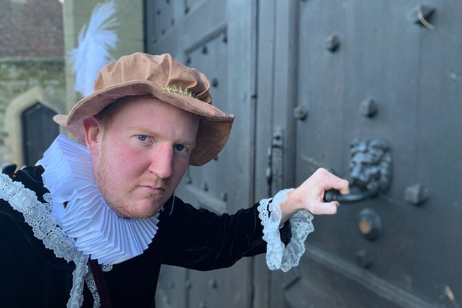 A Historical tour of Warwick with Queen Elizabeth's Secret Lover - Warwick Castle from the Outside: An Introduction