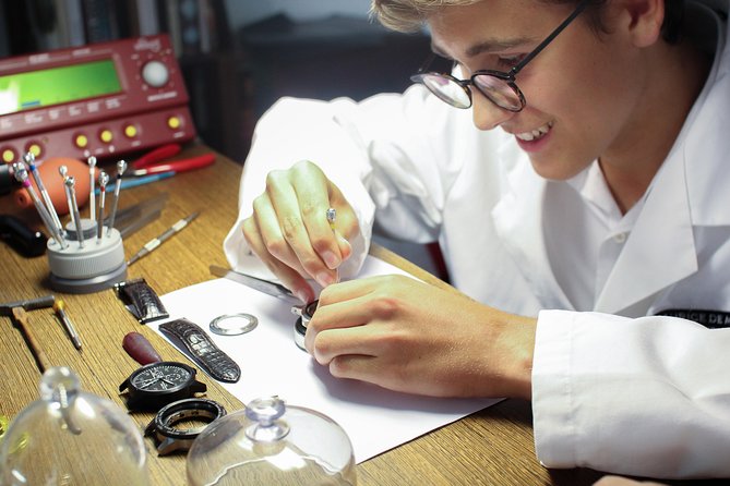 À Maurice Watch Workshop in Zurich - Meet the Watchmaker and Discover How a Mechanical Watch Works