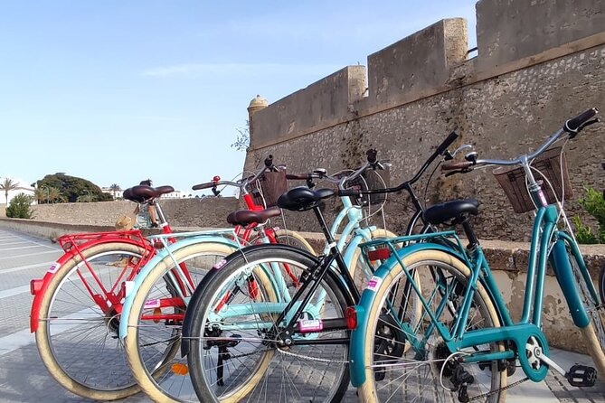 A private stroll cycling around Cádiz + bike rental - Starting Point at C. Sopranis in Cádiz