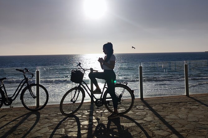 A private stroll cycling around Cádiz + bike rental - Passing Through Puerta de Tierra