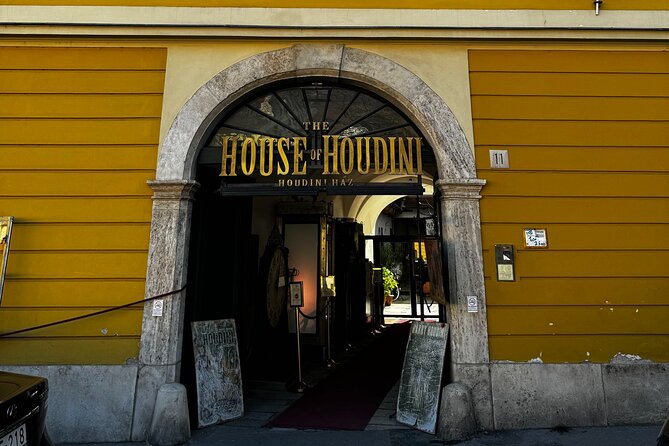 A Self-Guided Audio Tour of Budapests Castle District - Starting Point at the Museum of Music History