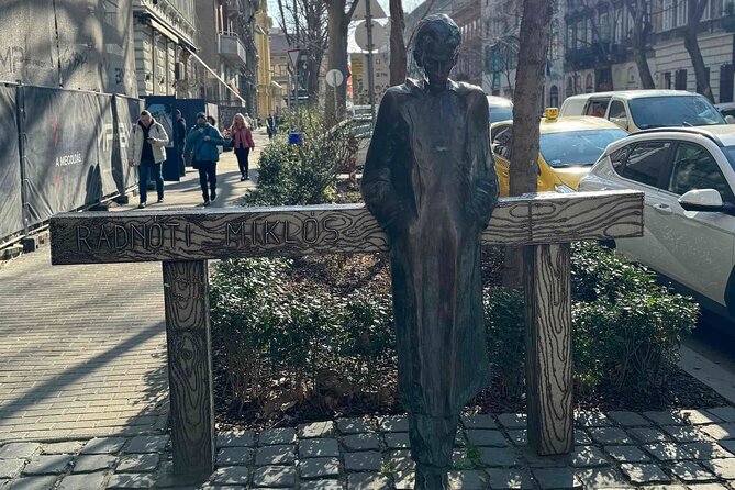 A Self-Guided Tour Through Budapest's Jewish Quarter - Honoring Jewish Soldiers at the Heroes’ Temple