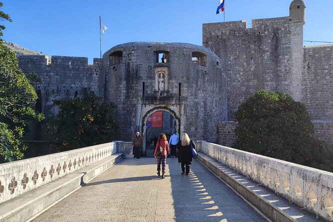 A Self-Guided Walking Tour of Dubrovnik's Old Town - Discovering the Tranquility of the Franciscan Monastery