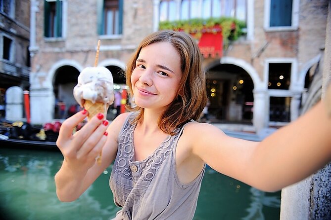 A Sweet Stroll Through Venice: Pastries, Chocolate, and Gelato - Chocolate Tasting at a Women-Owned Workshop