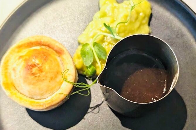 A Taste of Manchester and Salford with Meals , Drinks and Guide - Discover Manchester and Salford in Four Hours with Food, Drinks, and a Local Guide