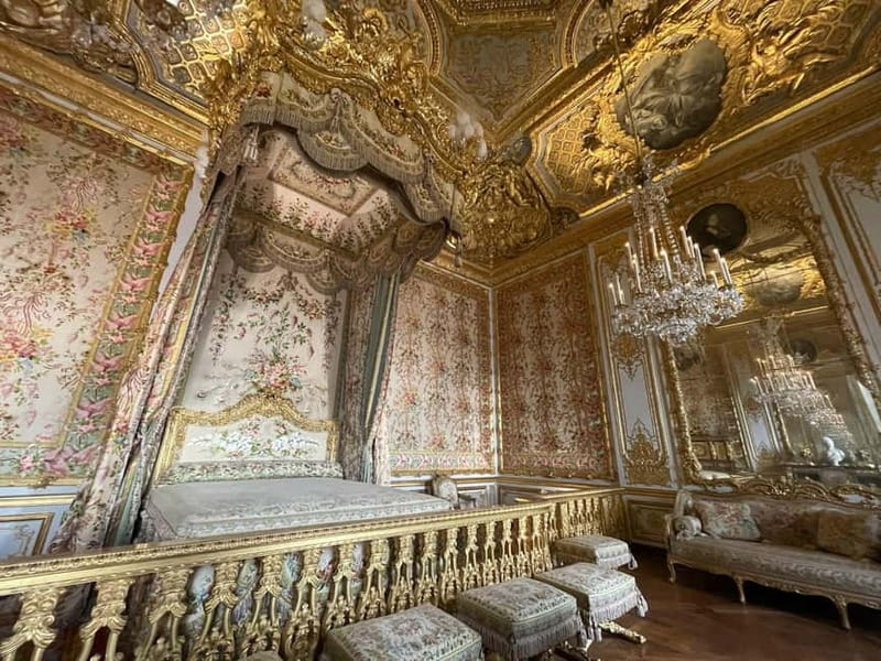 A trip to Versailles from Paris: a hassle-free experience - Starting Your Day with a Seamless Pick-Up in Paris