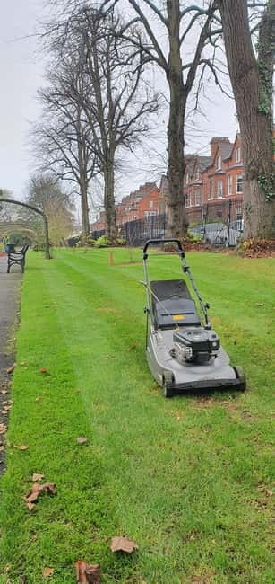 A Unique Belfast City Center Walking Tour - Starting at Queen’s University Belfast’s Lanyon Building