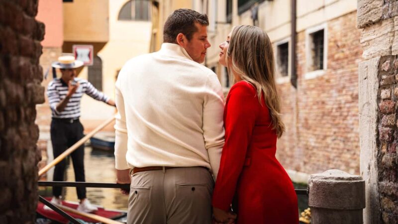 A Unique Photoshoot in Venice - Customization and Optional Enhancements