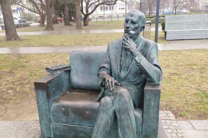 A unique walking tour of Jewish Warsaw -- past and present - Exploring the Ghetto Wall and Memorials