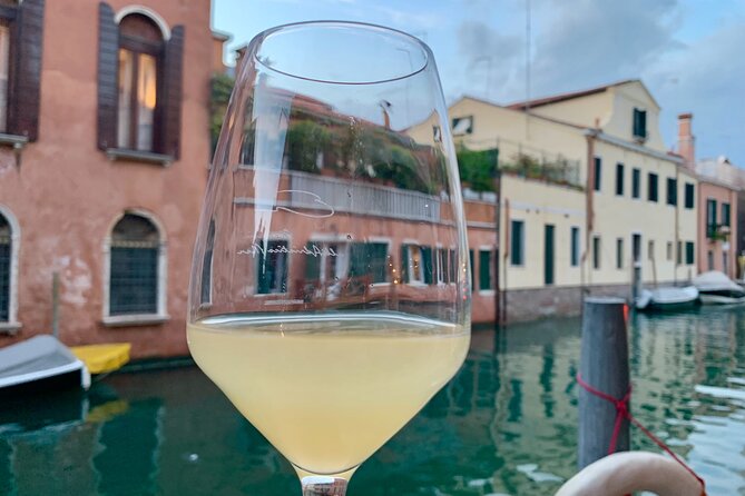 A Venetian Evening - Wine Tasting & Cicchetti with a Local guide - Key Points